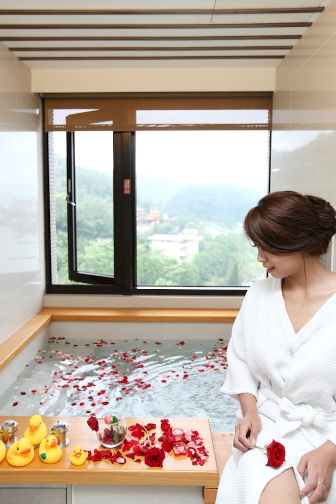Sun Moon Lake Hotel 42/74