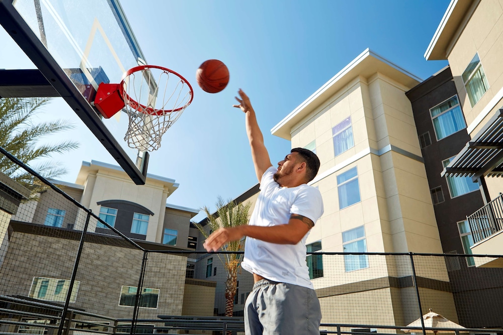 Homewood Suites by Hilton Los Angeles Redondo Beach 41/45