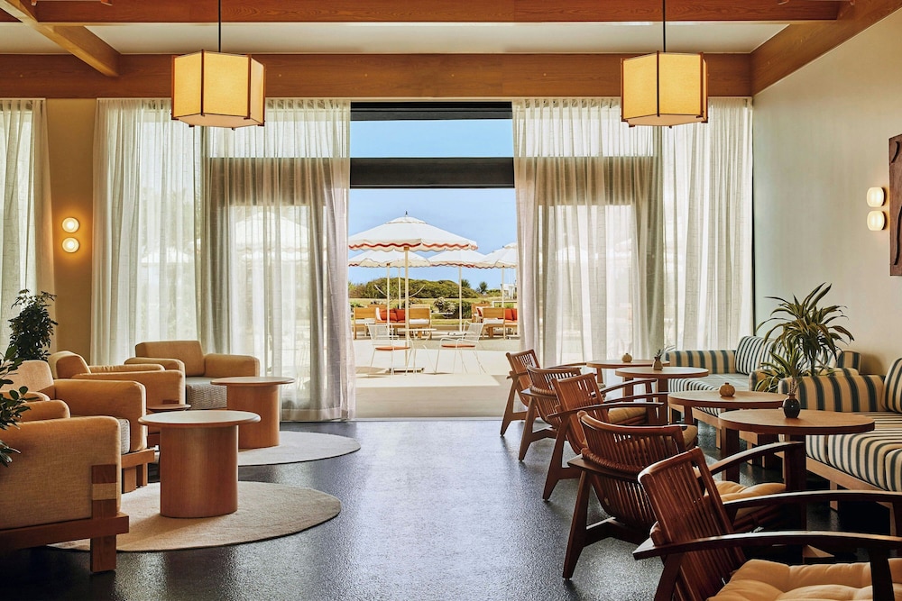 Blockade Runner Beach Resort 48/70