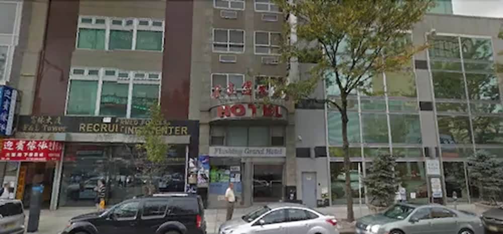 Flushing Hotel 53/60