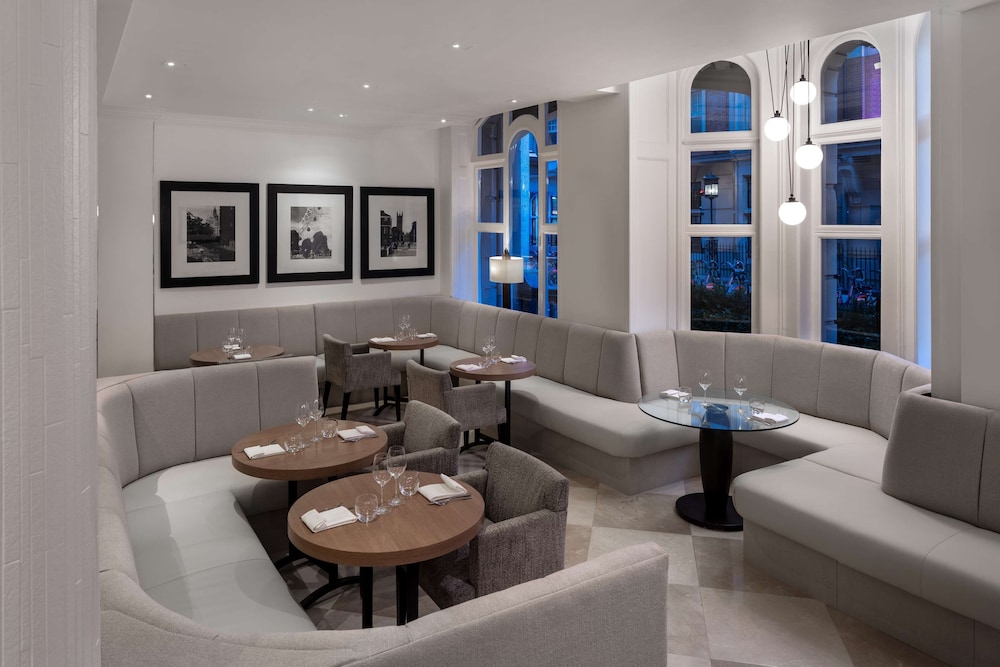 Radisson Blu Hotel, London Tottenham Court Road 25/49