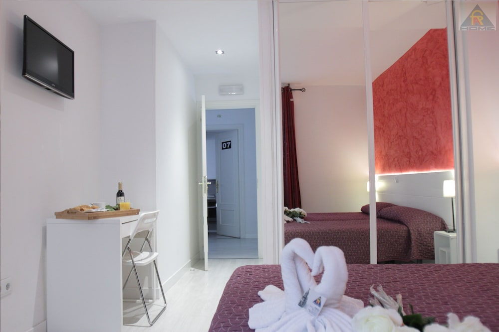 Far Home Hostel 7/71