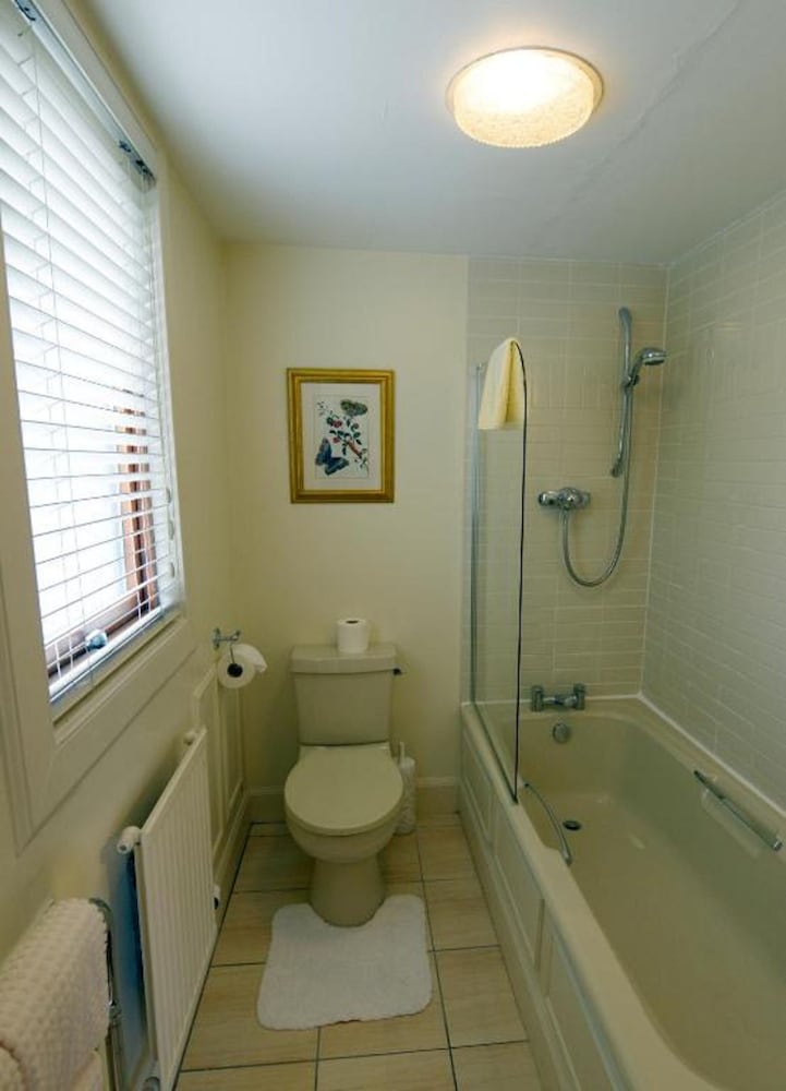 Factors Inn & Cottage 22/25