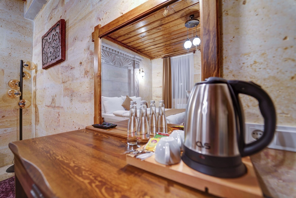 Enjoy Stone Hotel 50/50