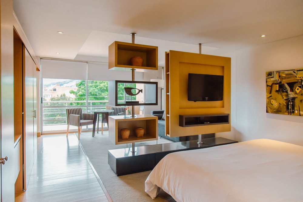 Premium Room - King Bed Balcony