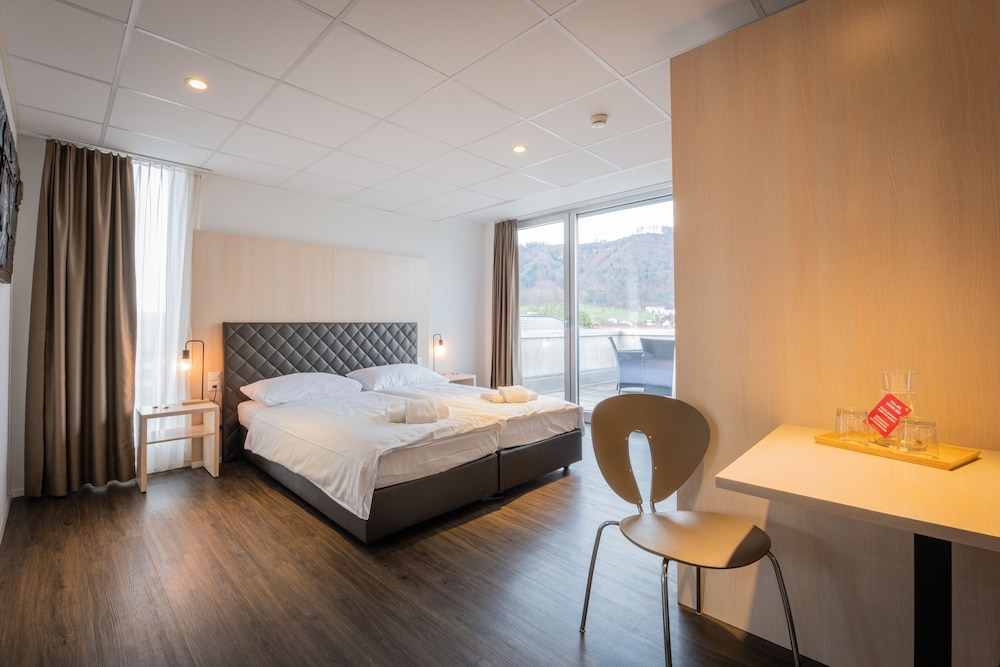 Hine Adon Apart Bern-Airport 14/50