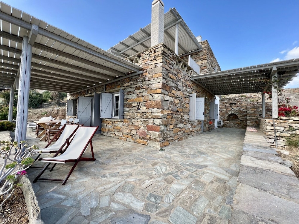 The Traditional Stone Villa 27/50