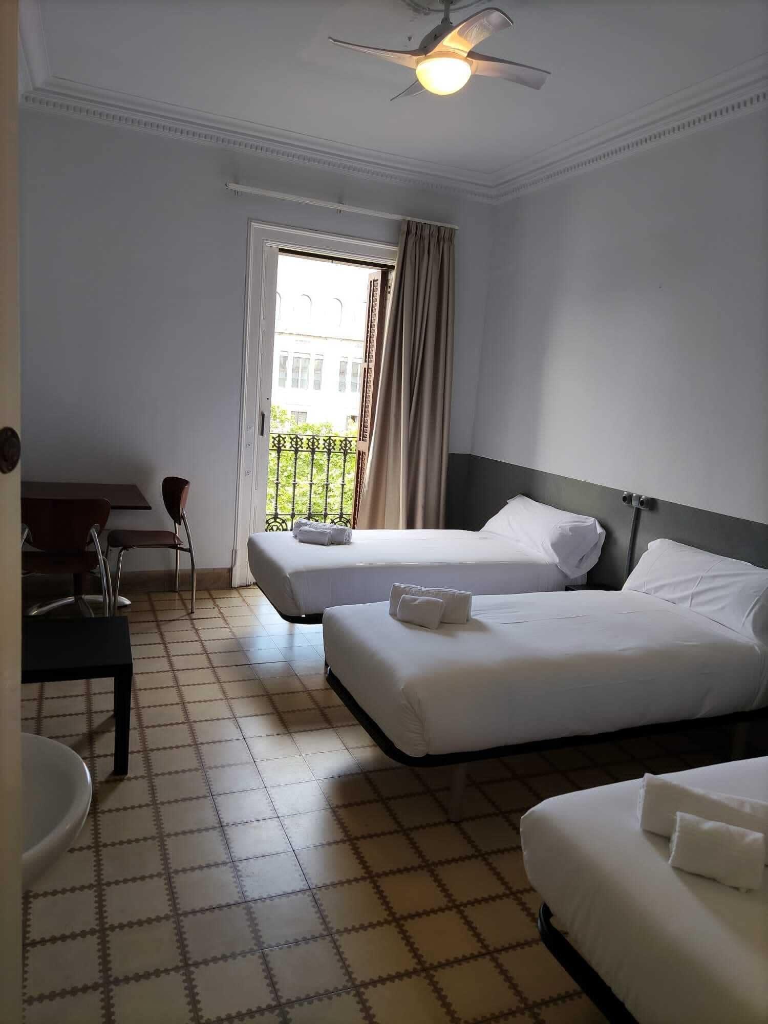 Economy, Triple, Shared Bathroom