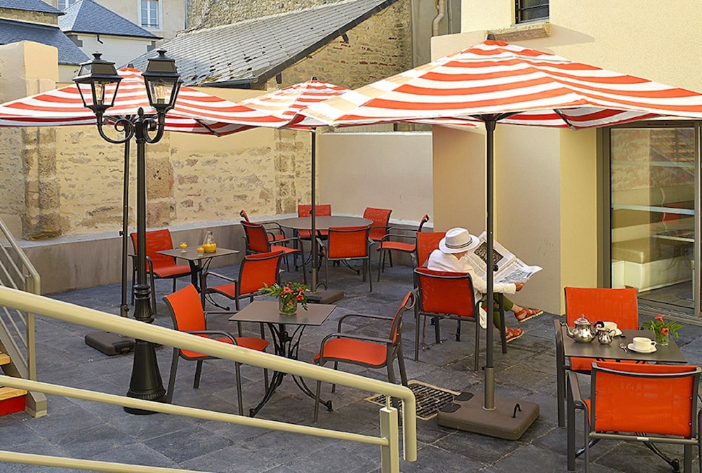 Churchill Hotel Bayeux 42/50