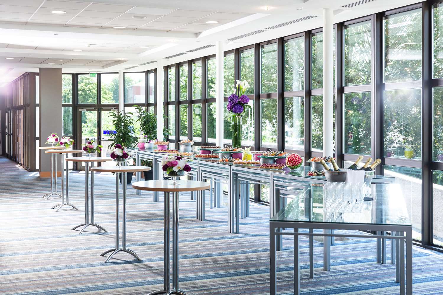 restaurant cafeteria