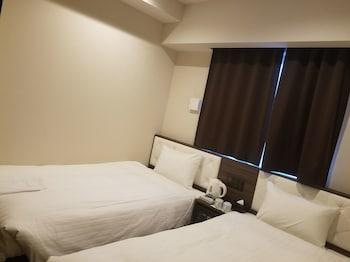 Economy, Single, 2 Double Beds, No Cleaning Services