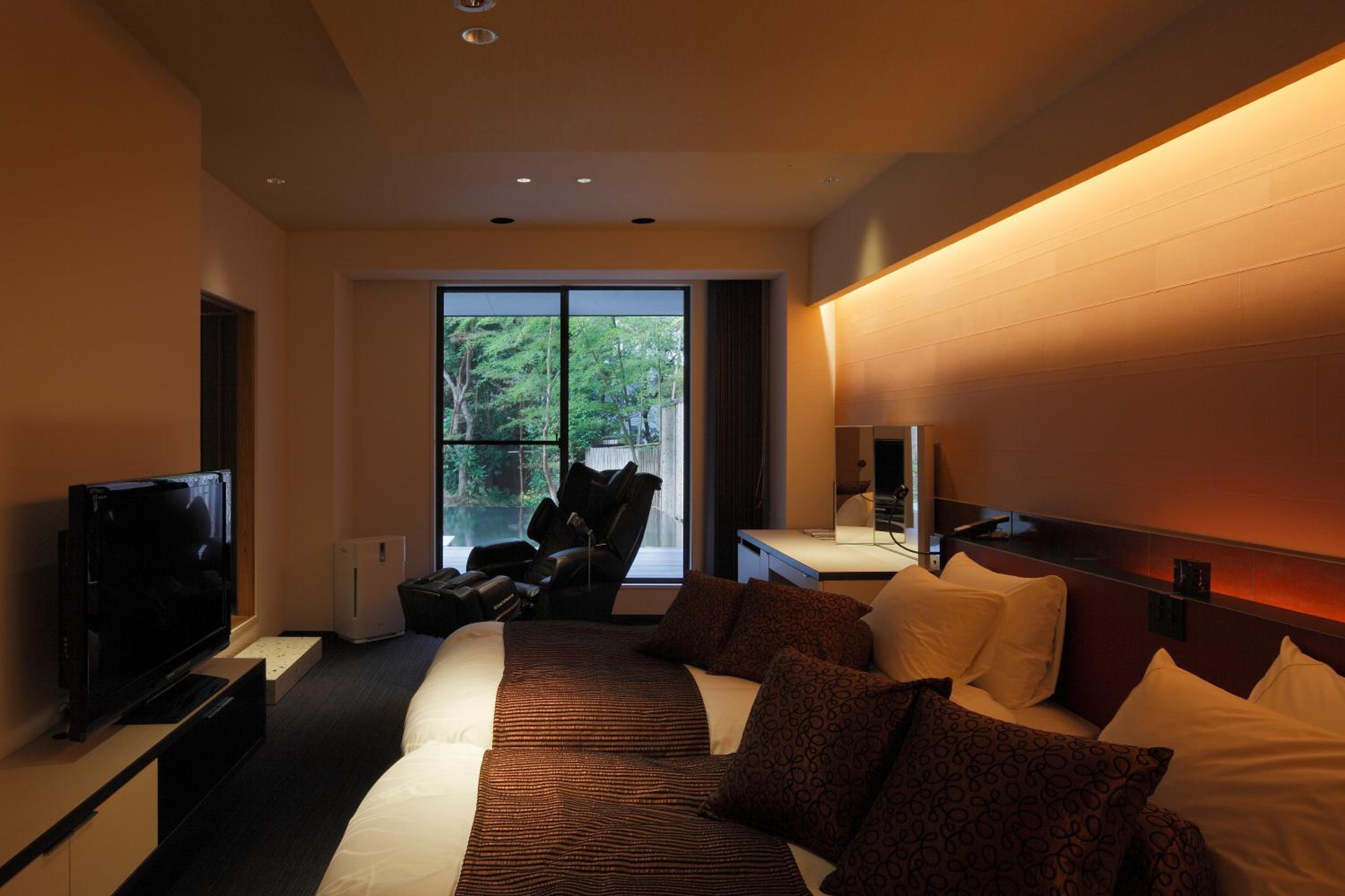 Royal, Suite, Smoking