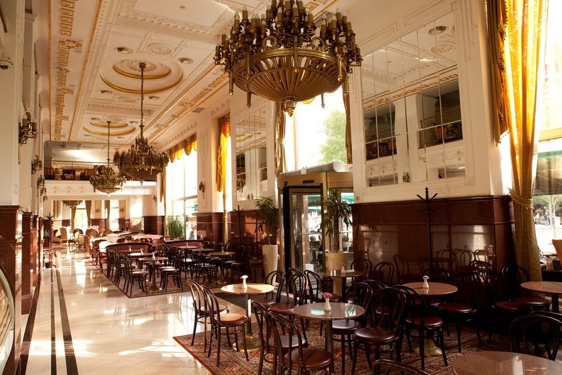 Moskva Hotel 20/21