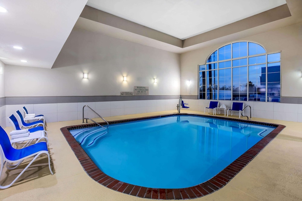La Quinta Inn & Suites by Wyndham Dallas Mesquite 33/67