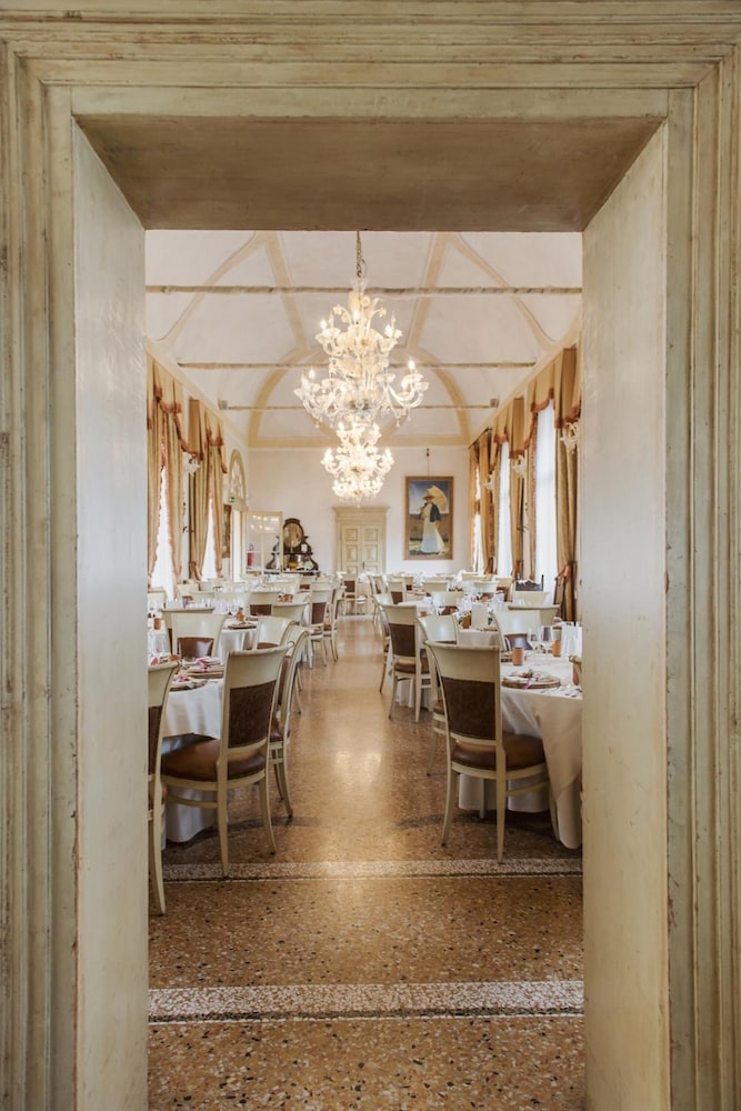 Relais Castello Bevilacqua 33/50