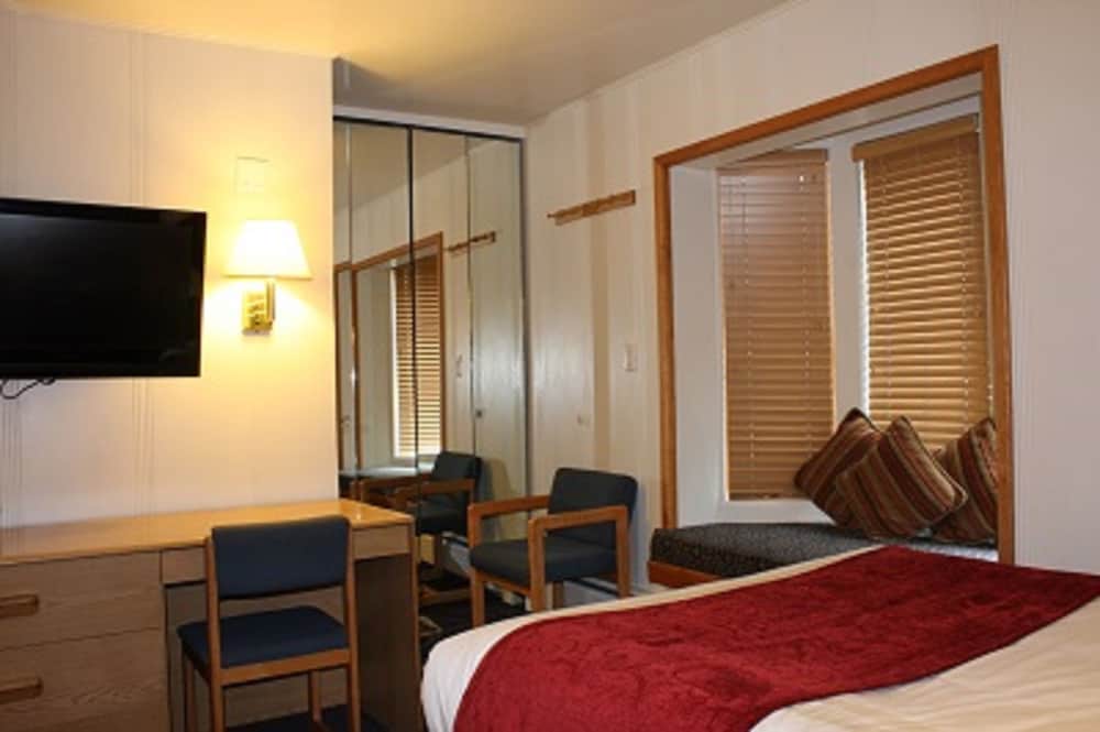 St Moritz Lodge Condos 25/69