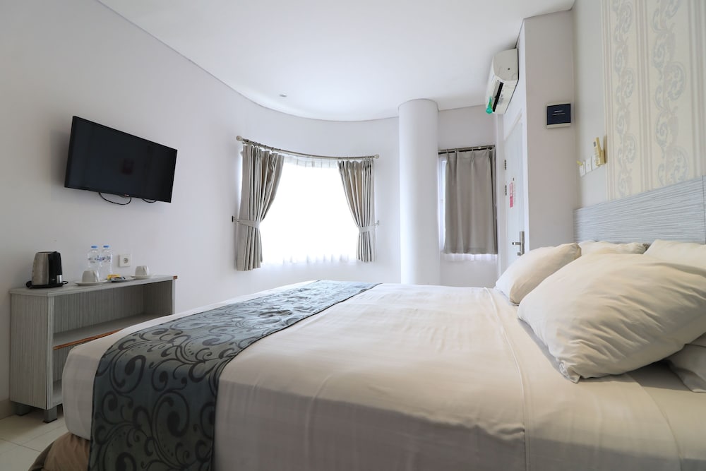 Kembang Hotel 7/19