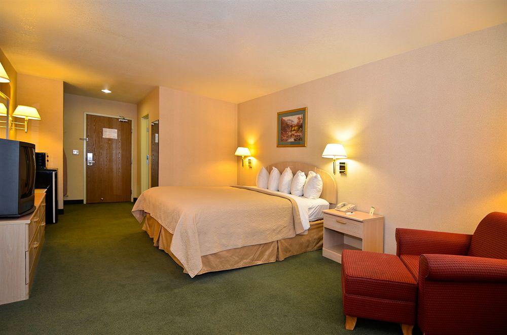 Quality Inn & Suites 11/18