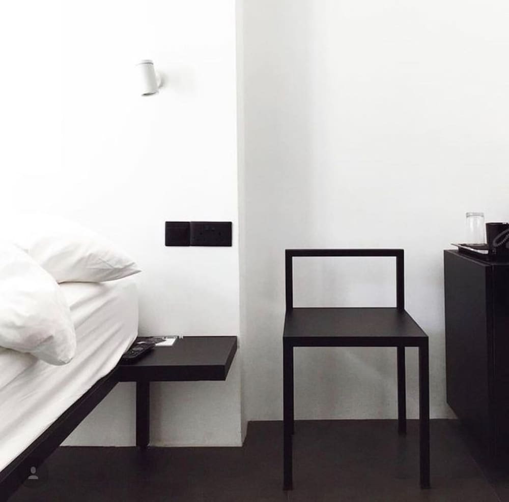 Hotel Mono 40/54