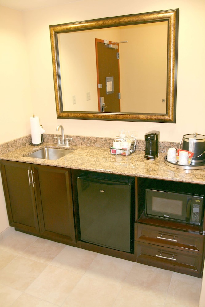 Hampton Inn & Suites Denver/Highlands Ranch 10/82