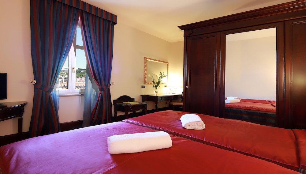 Arbiana Heritage Hotel 48/78