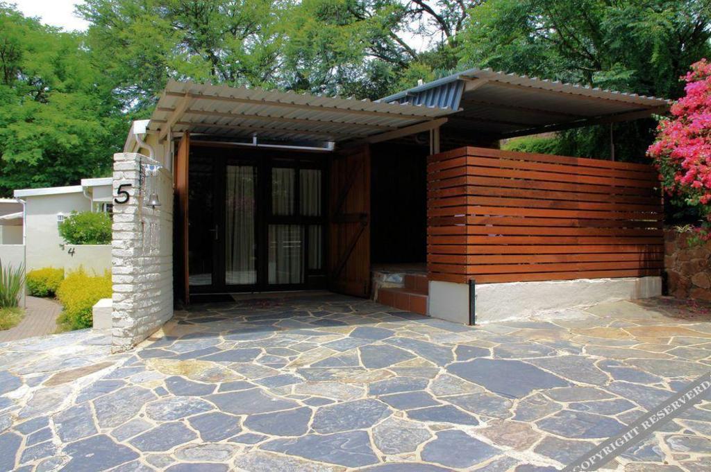 Stay 2 Live Groenkloof 4/29