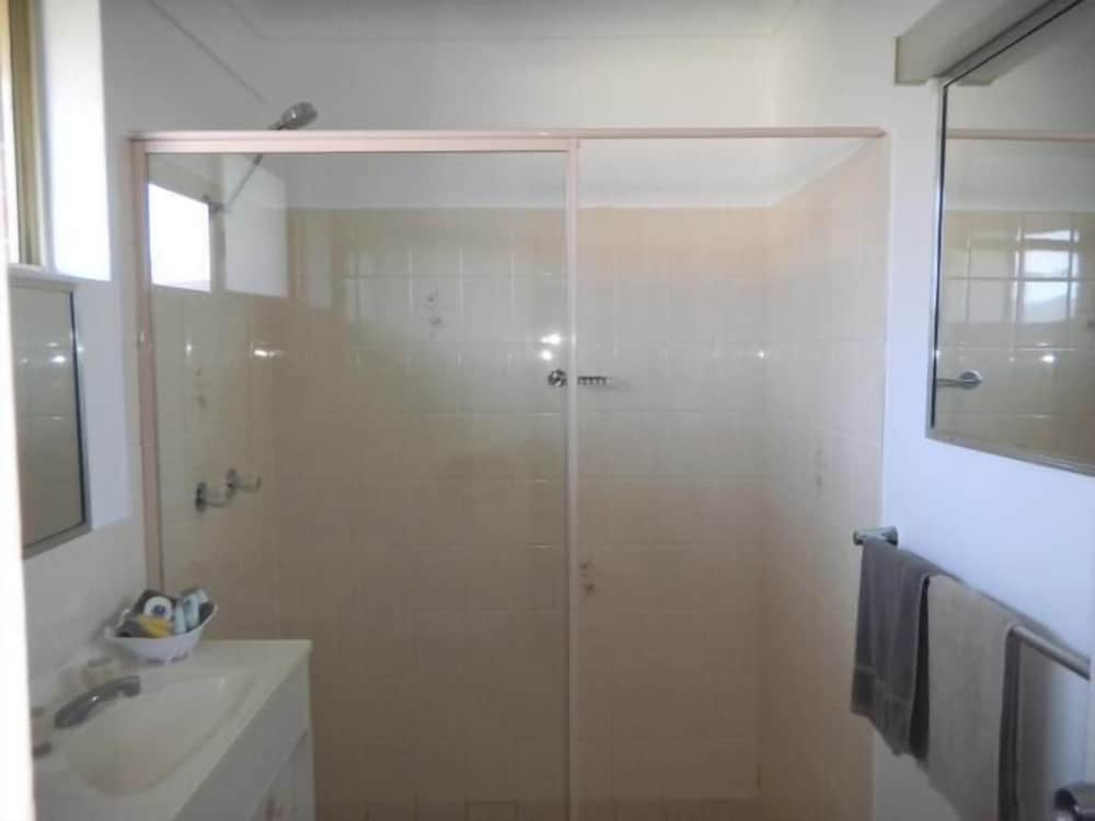 Lake Macquarie Motor Inn 46/50
