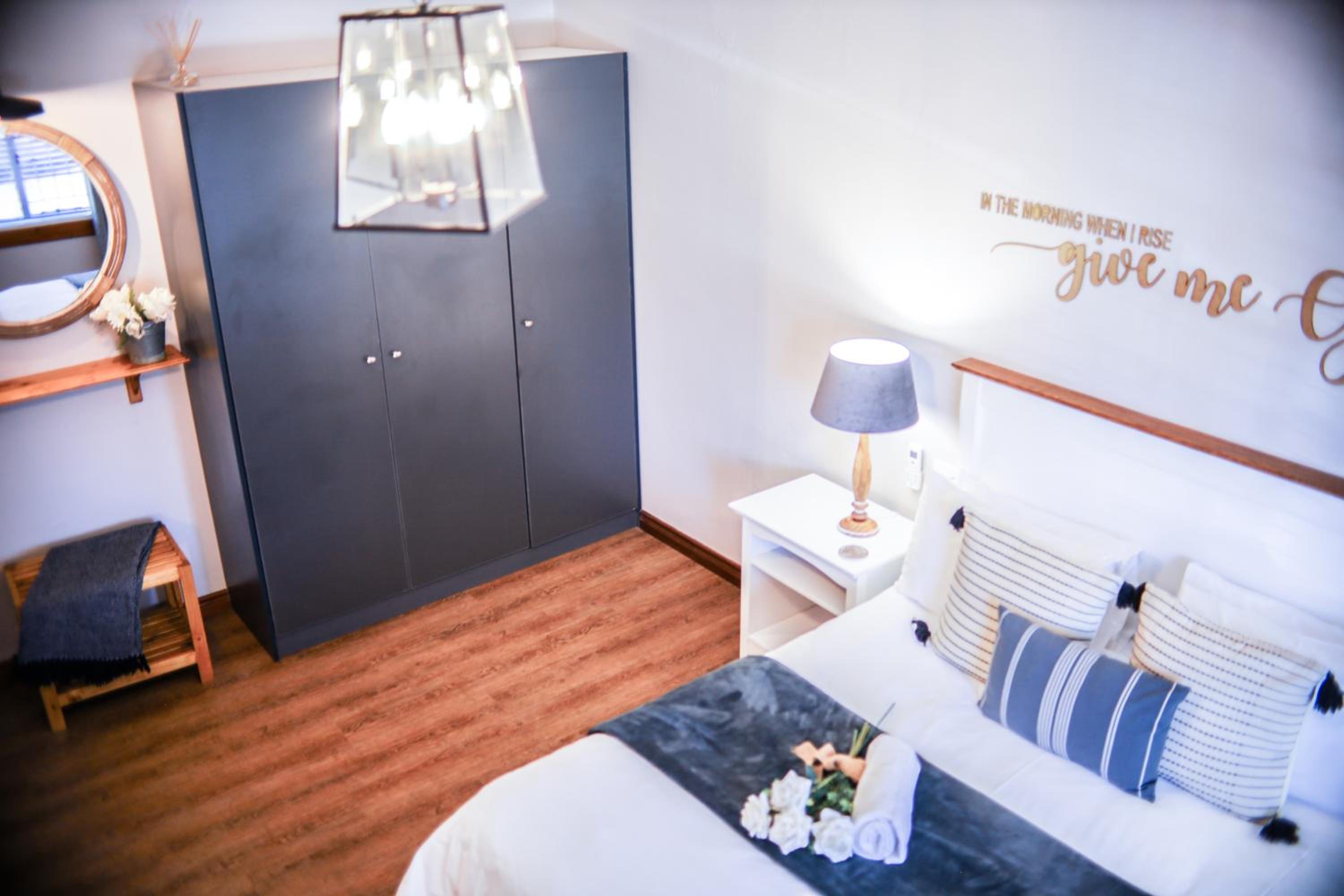 2 Bedrooms, Apartment