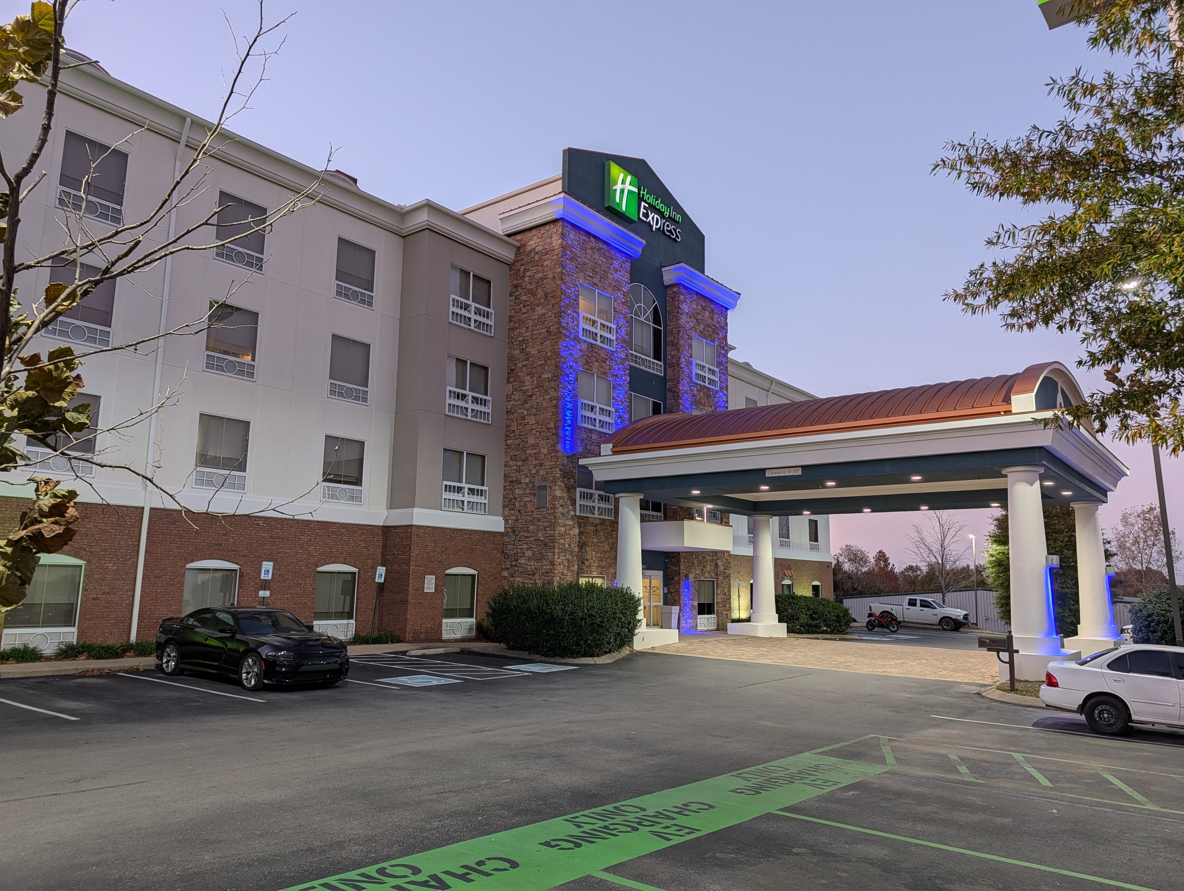 Holiday Inn Express Columbia 49/49