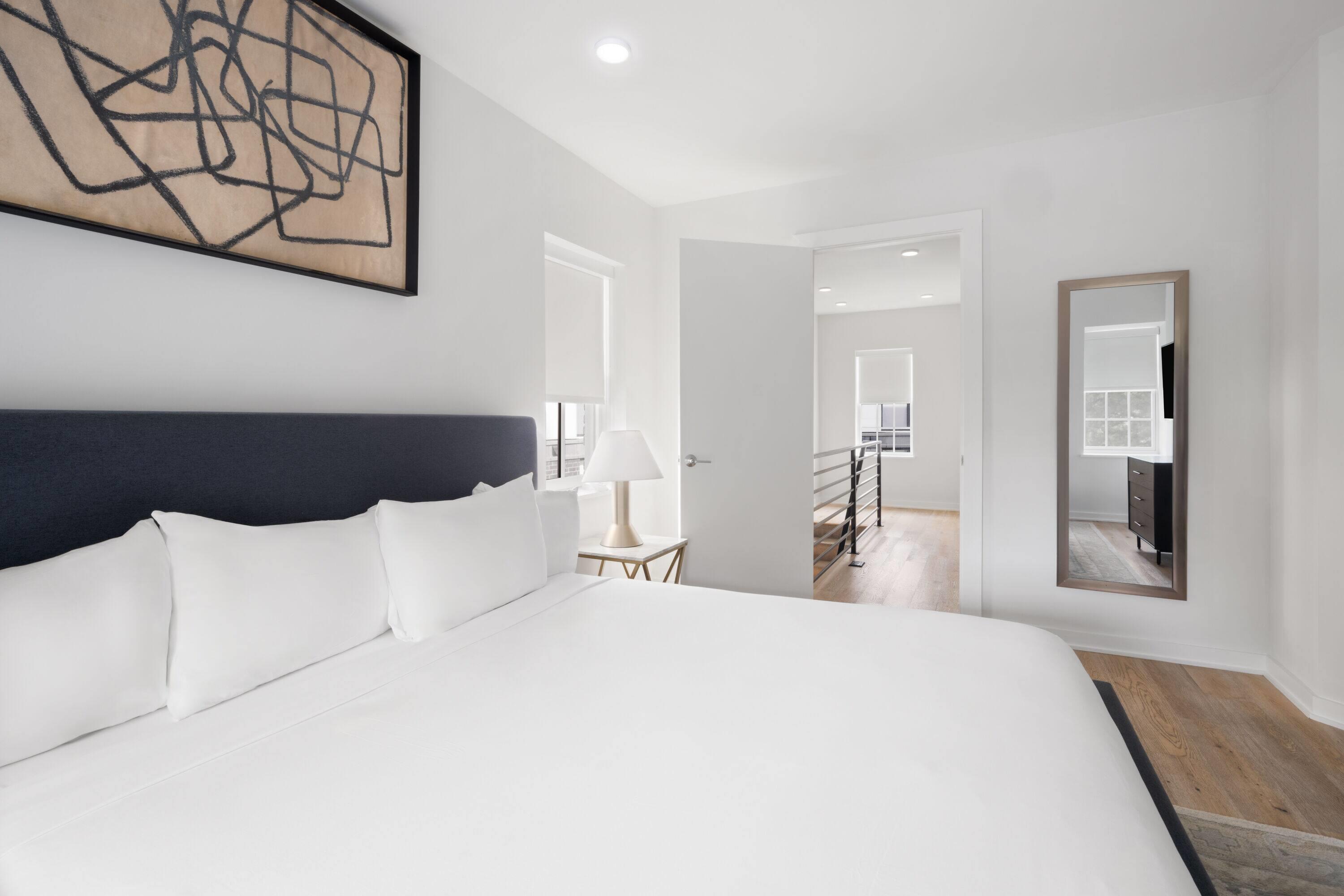 2 Bedrooms, Bi Level, Deluxe, Town House, 2 King Beds