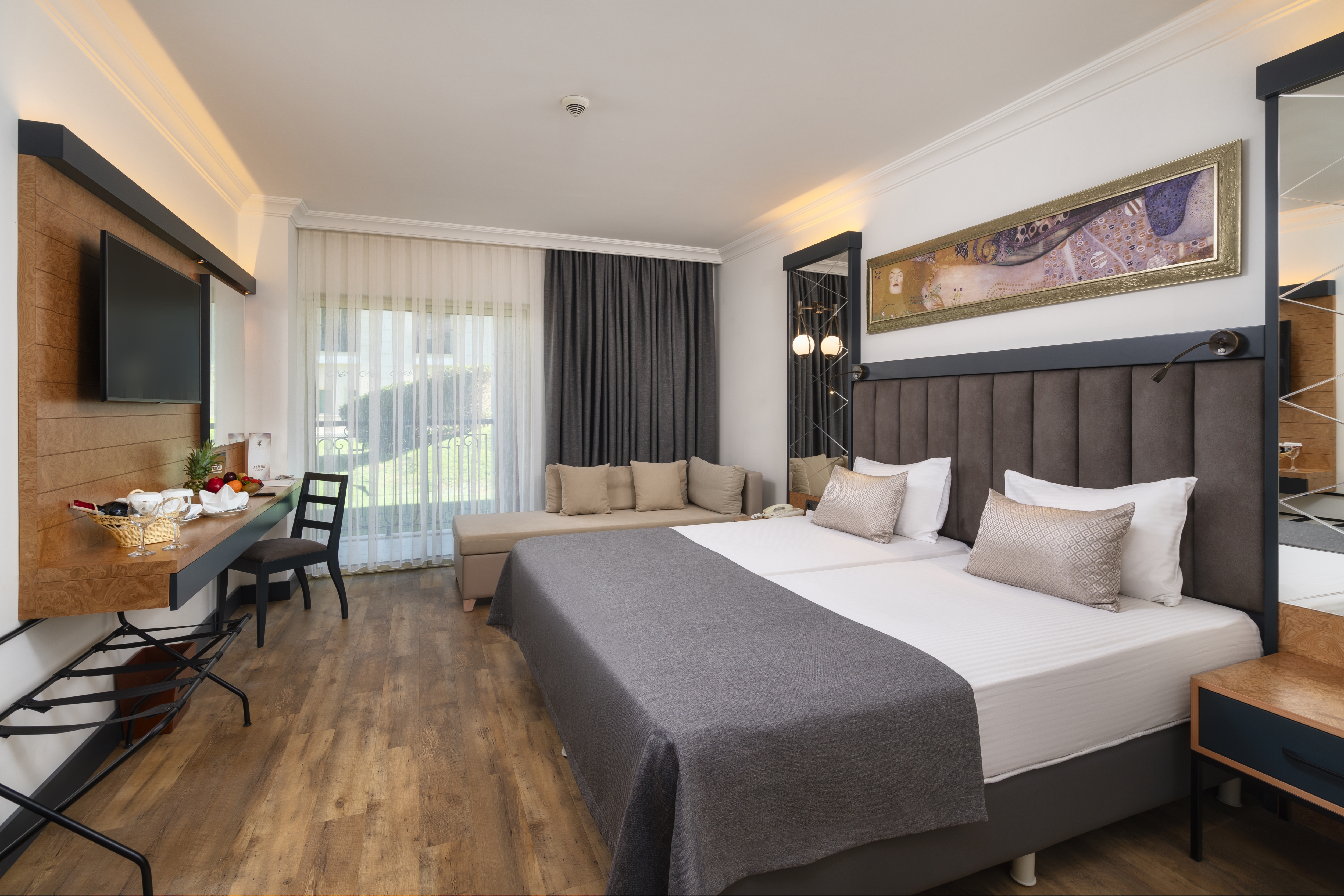 Room, Double Bed, Lateral Side Sea View