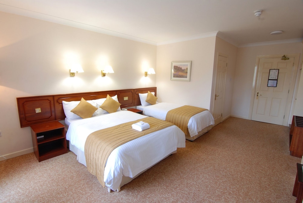 The Central Hotel Donegal 17/64