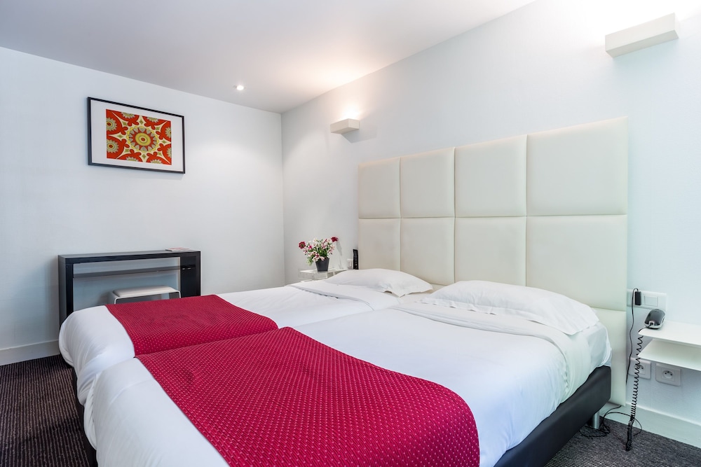 Alfred Hotels Paris Lecourbe 15/41