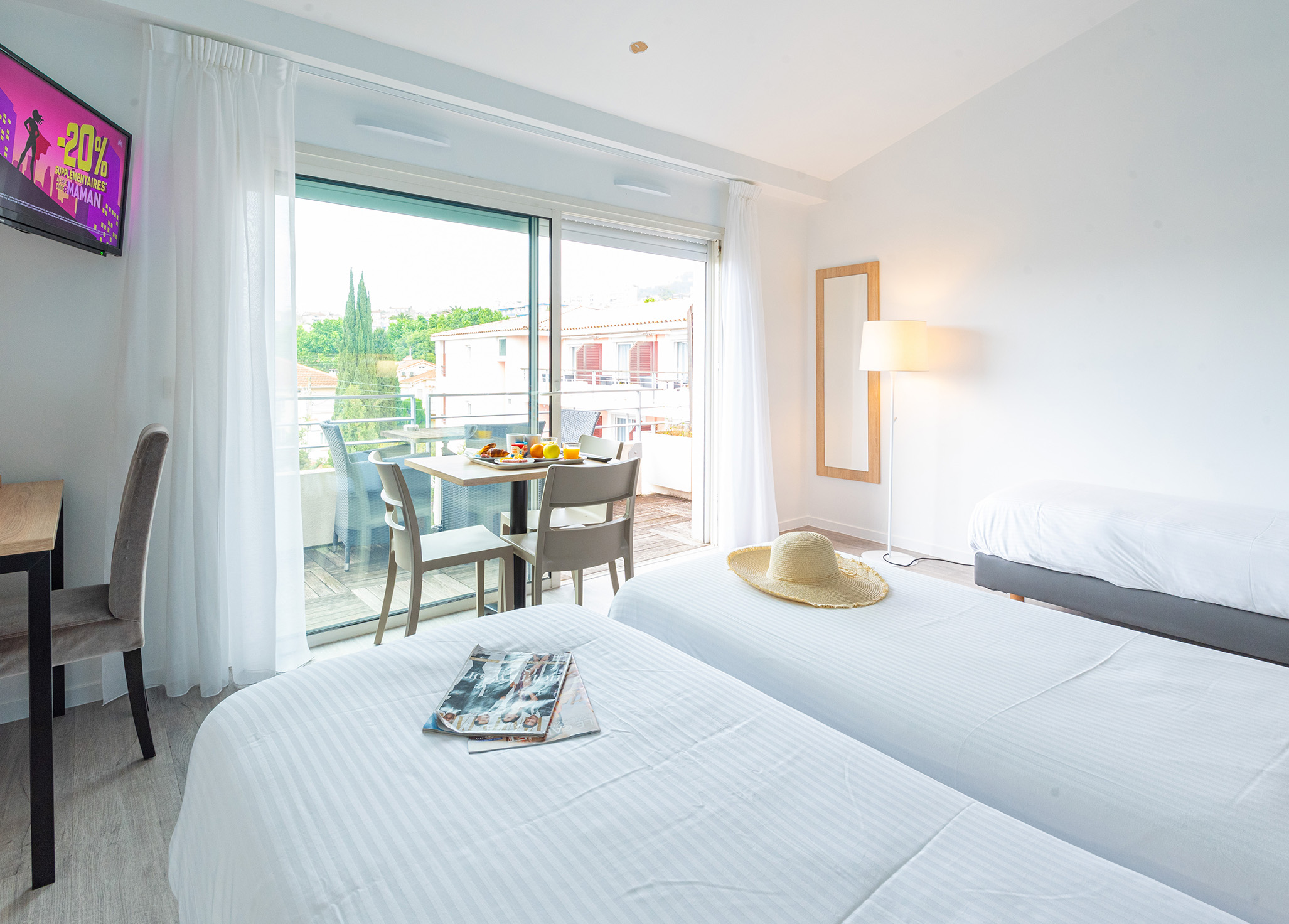 Room, Triple