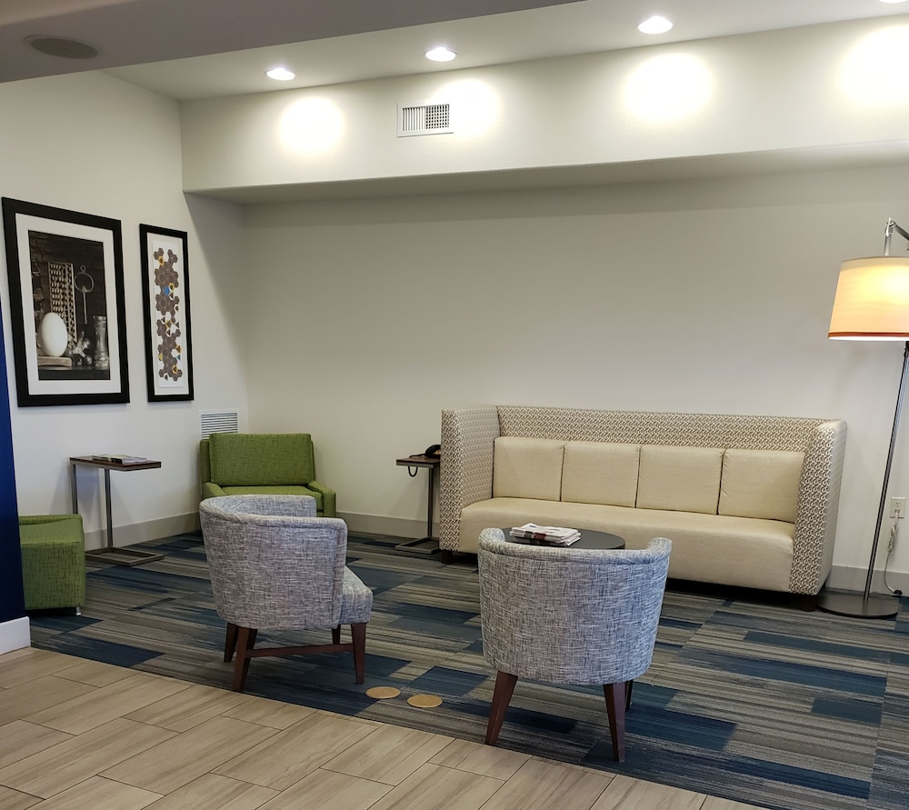 Holiday Inn Express Hotel And Suites Mount Airy 39/60
