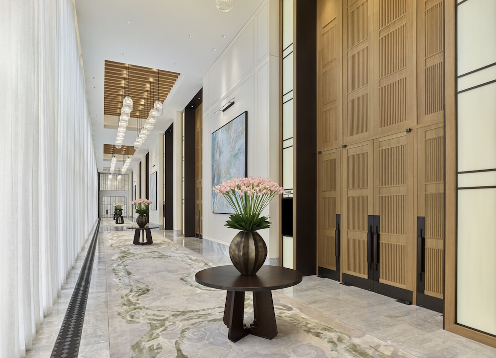 Shangri-La Qiantan Shanghai 46/50