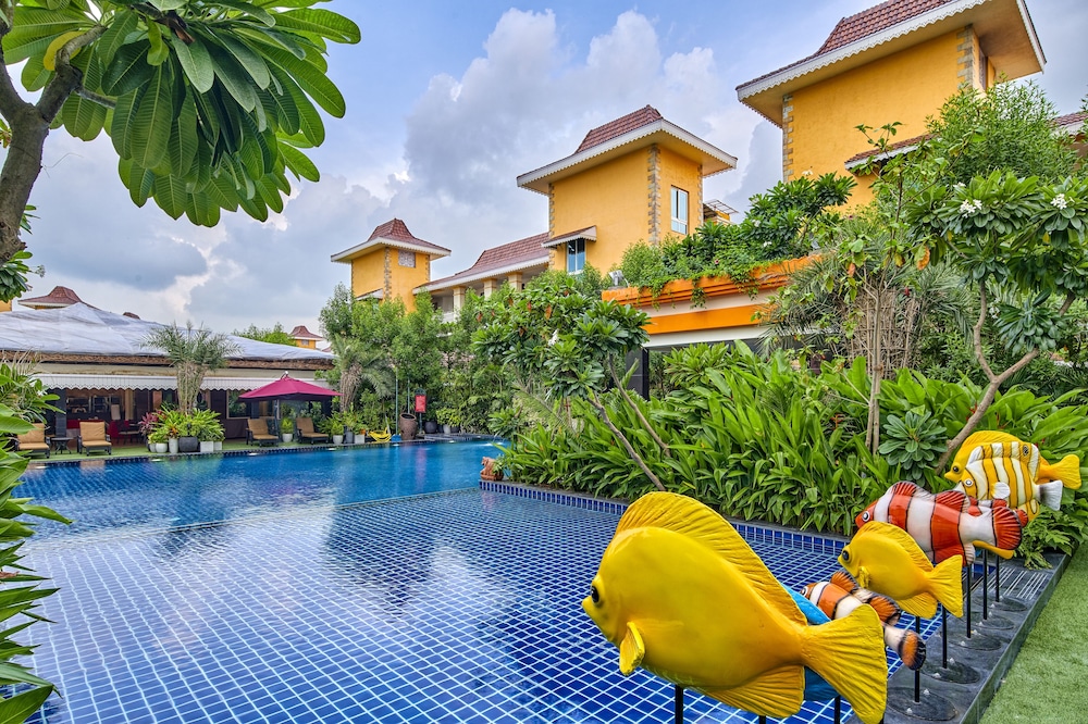 MAYFAIR Lake Resort, Atal Nagar, Raipur 40/50