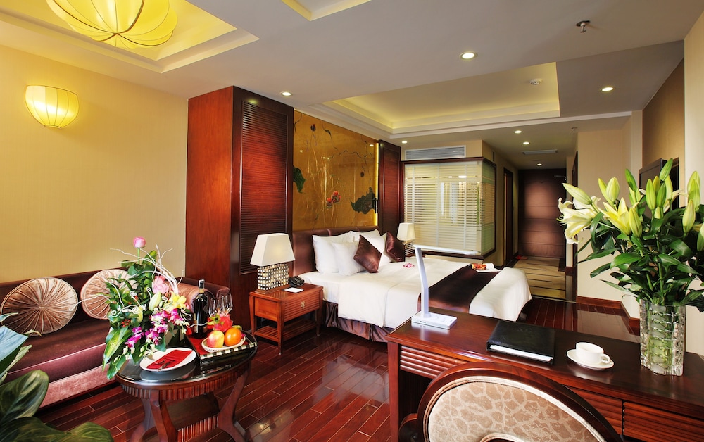 Golden Silk Boutique Hotel 42/70