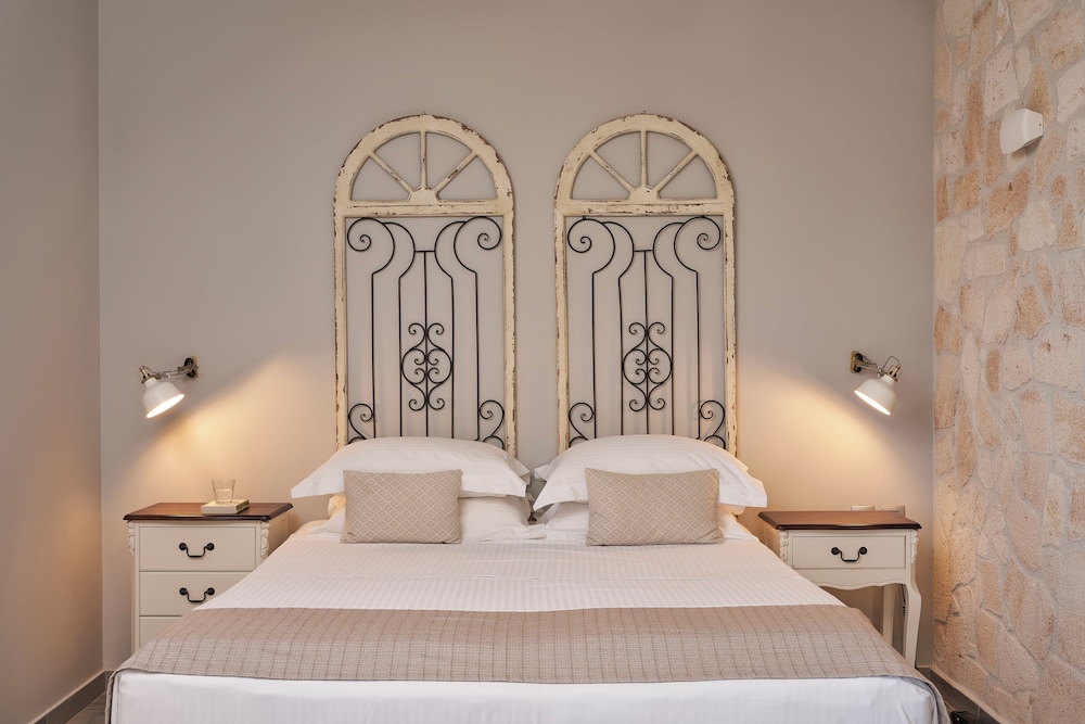 Mirabilia Boutique Hotel 21/86
