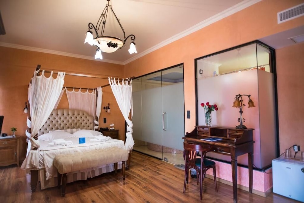 ANASTAZIA LUXURY SUITES & ROOMS 23/70