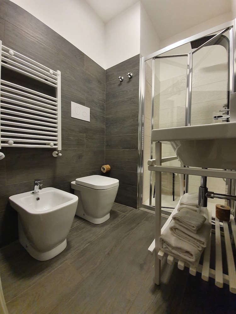 Alma Hotel 43/49