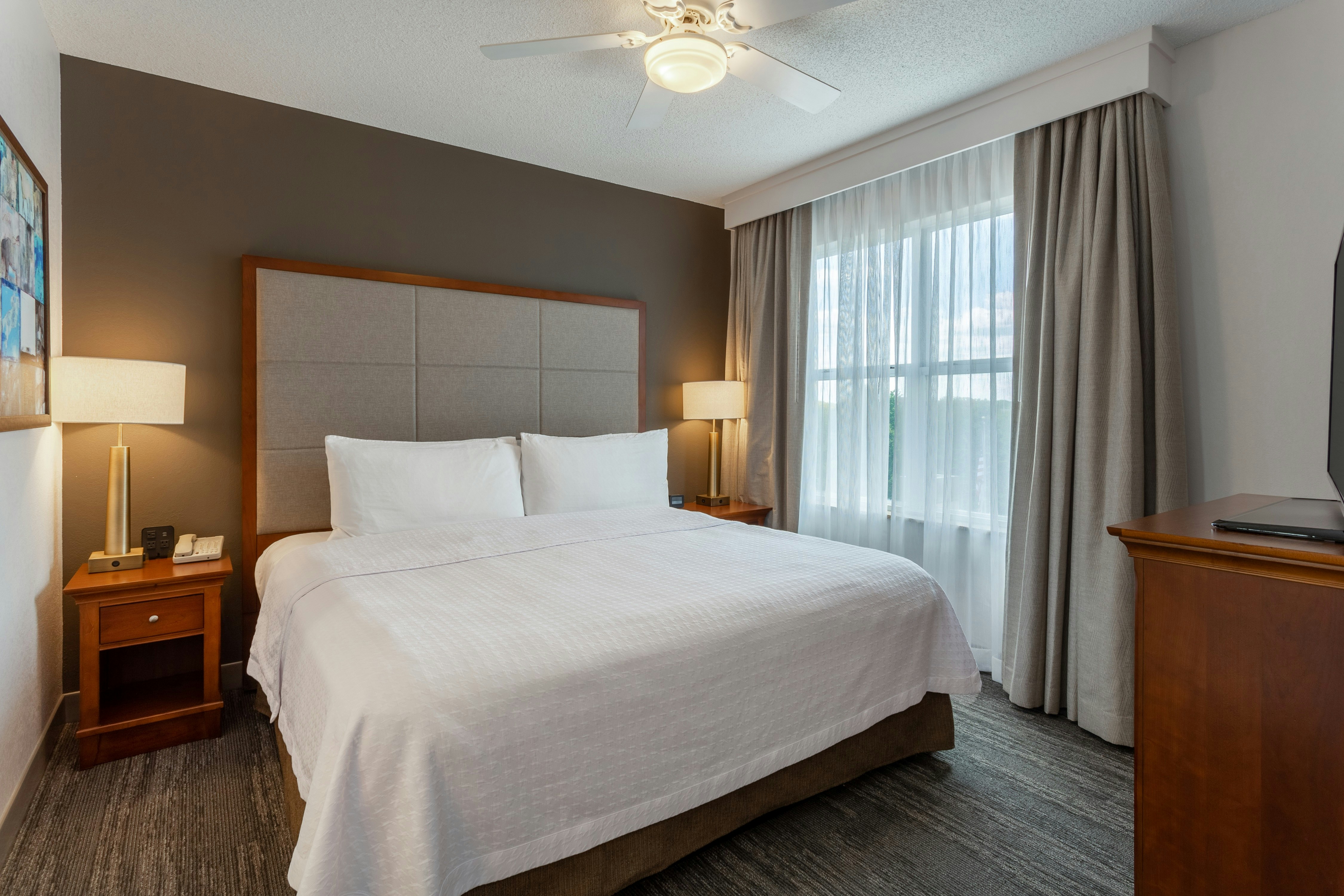 1 BEDROOM, SUITE, KING BED