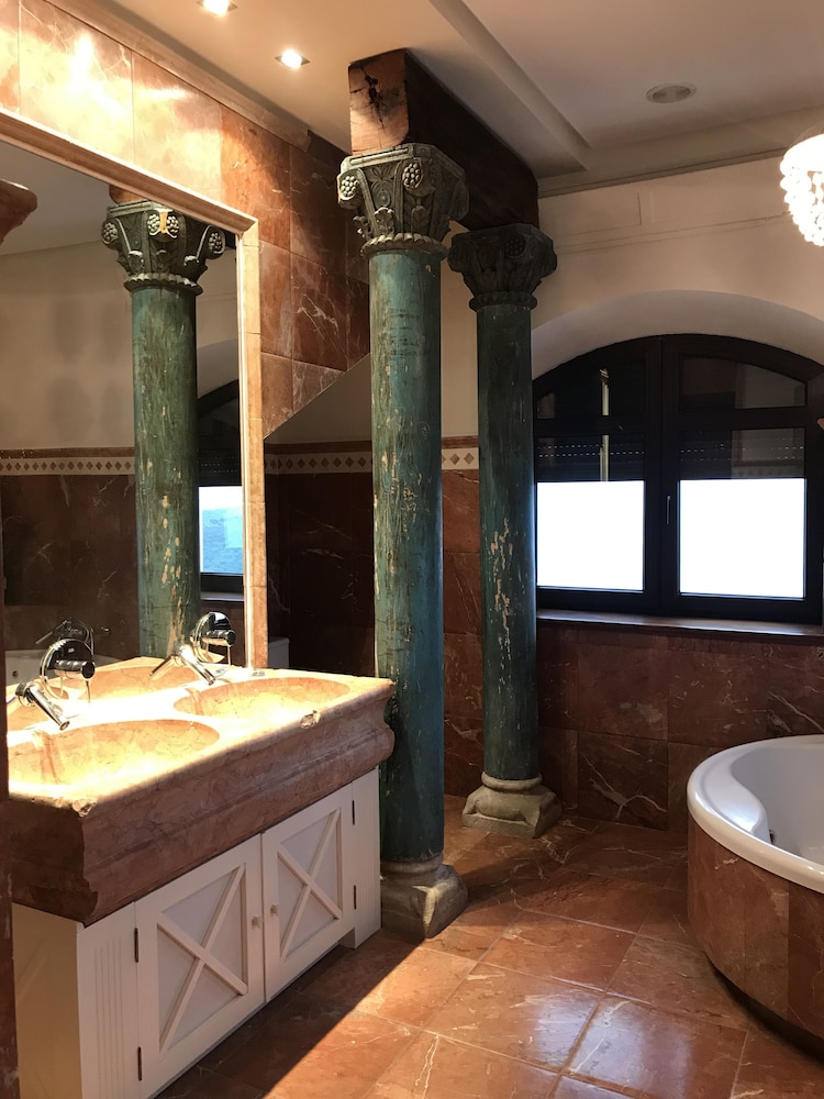 Casa Palacio Villazambra 50/50