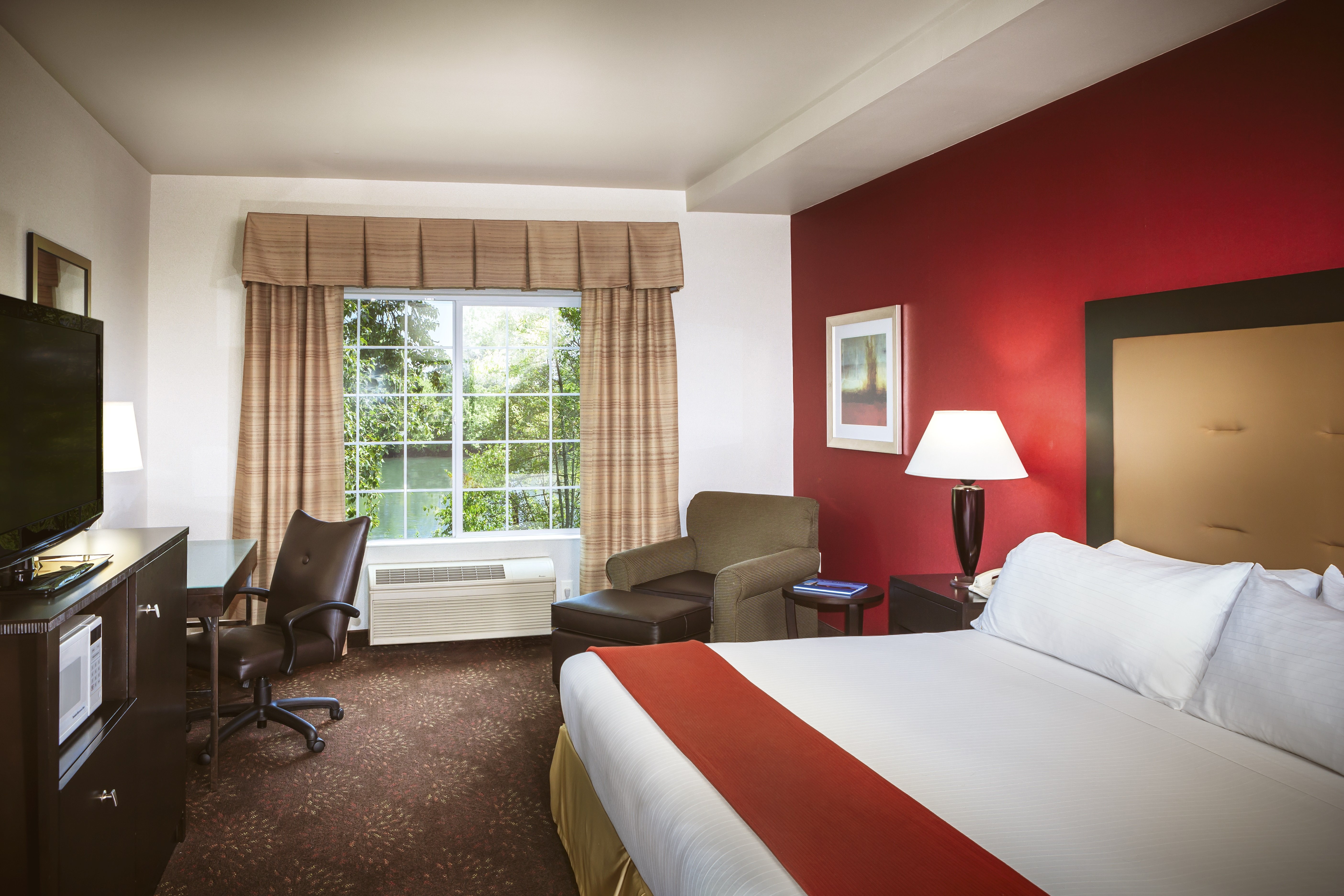 Holiday Inn Express Corvallis-On The River 16/76
