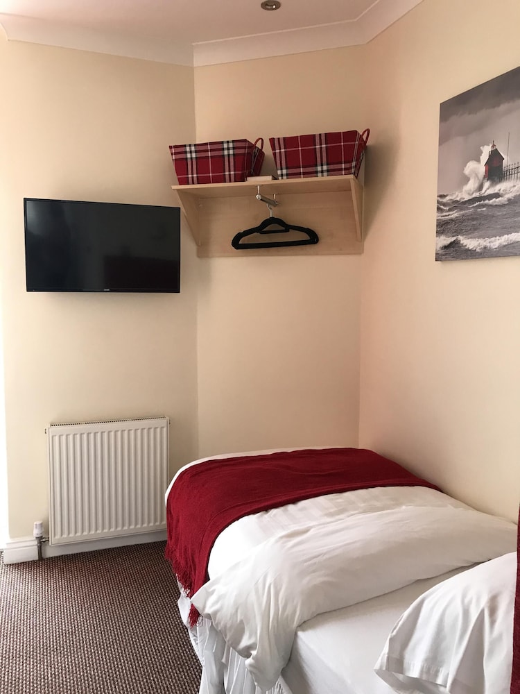Cassandra Guest House 23/65