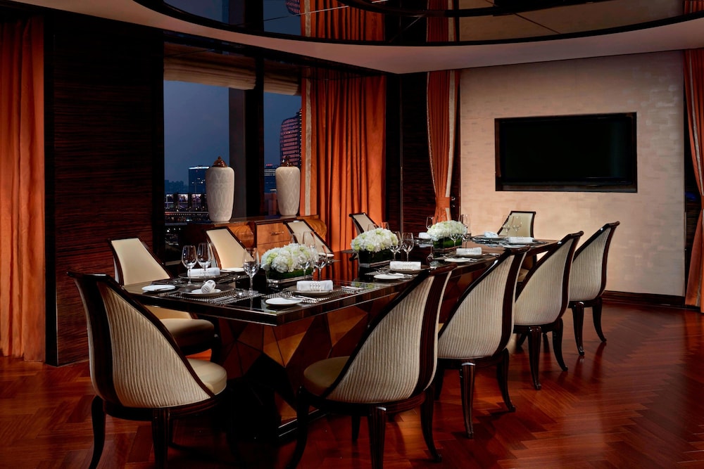 The Ritz Carlton Shanghai Pudong 54/68