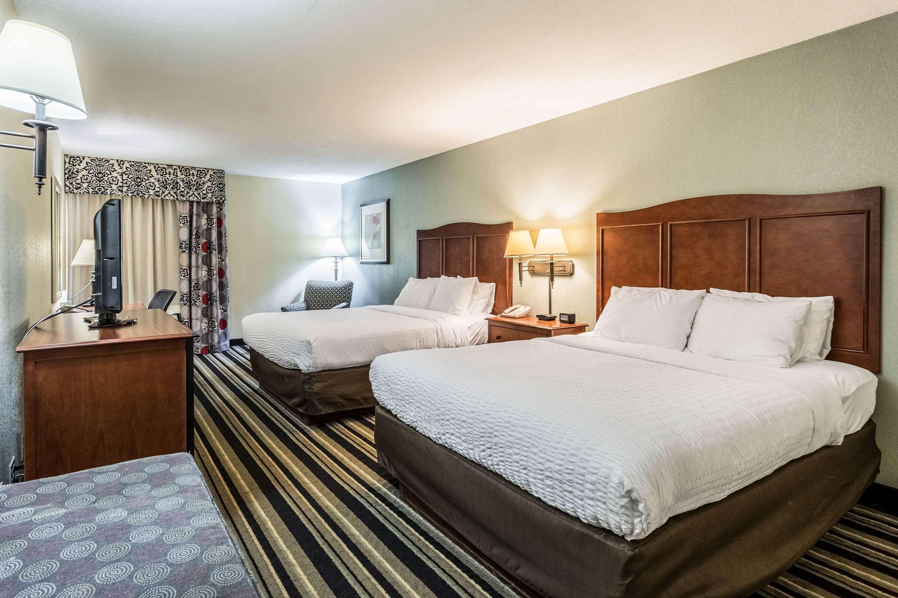 ROOM, 2 DOUBLE BEDS