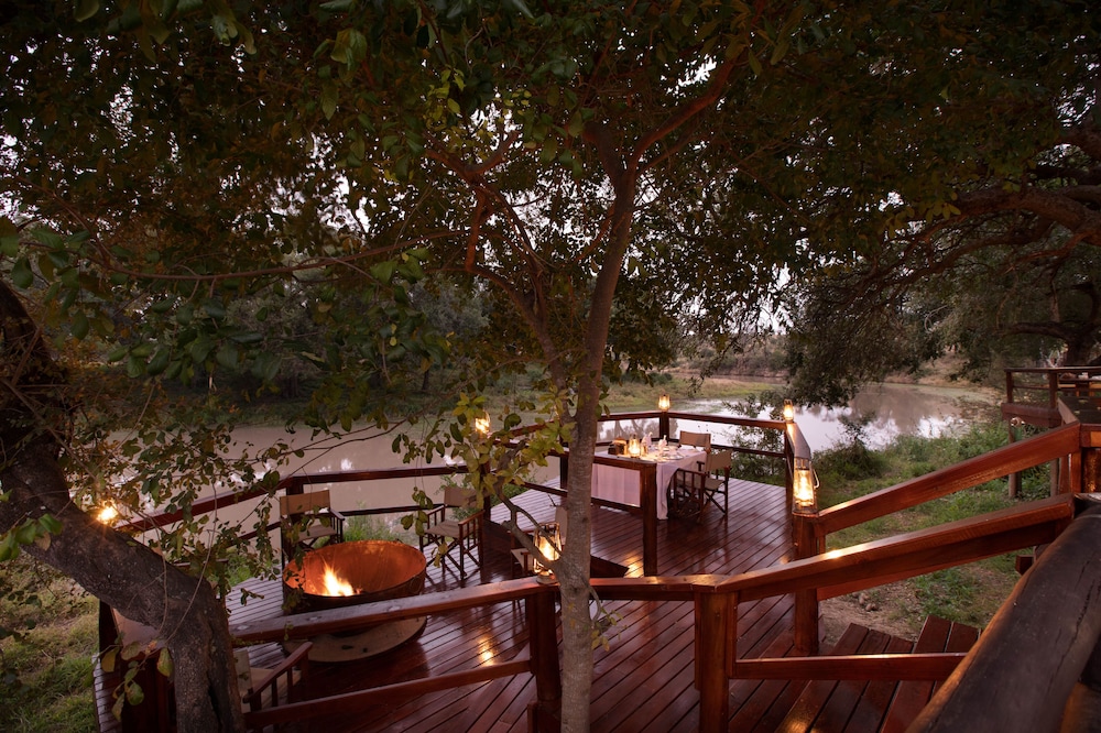 Hamilton Tented Camp 55/56