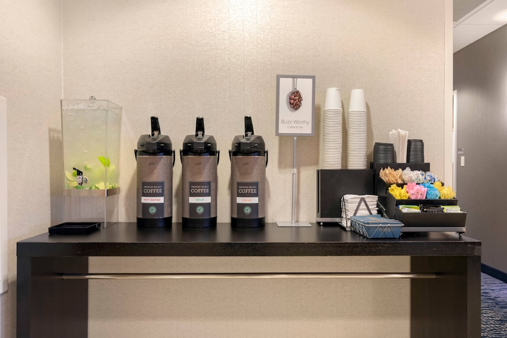 Fairfield Inn Suites Rockford 42/46