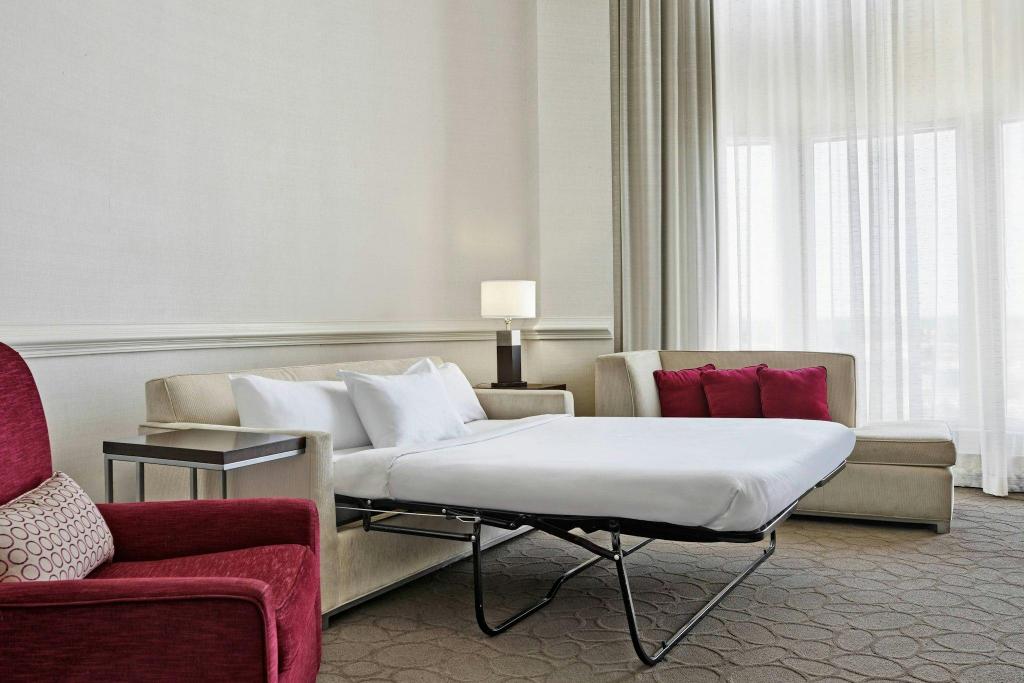 1 Bedroom, Bi Level, Loft, Suite, King Bed, Sofa
